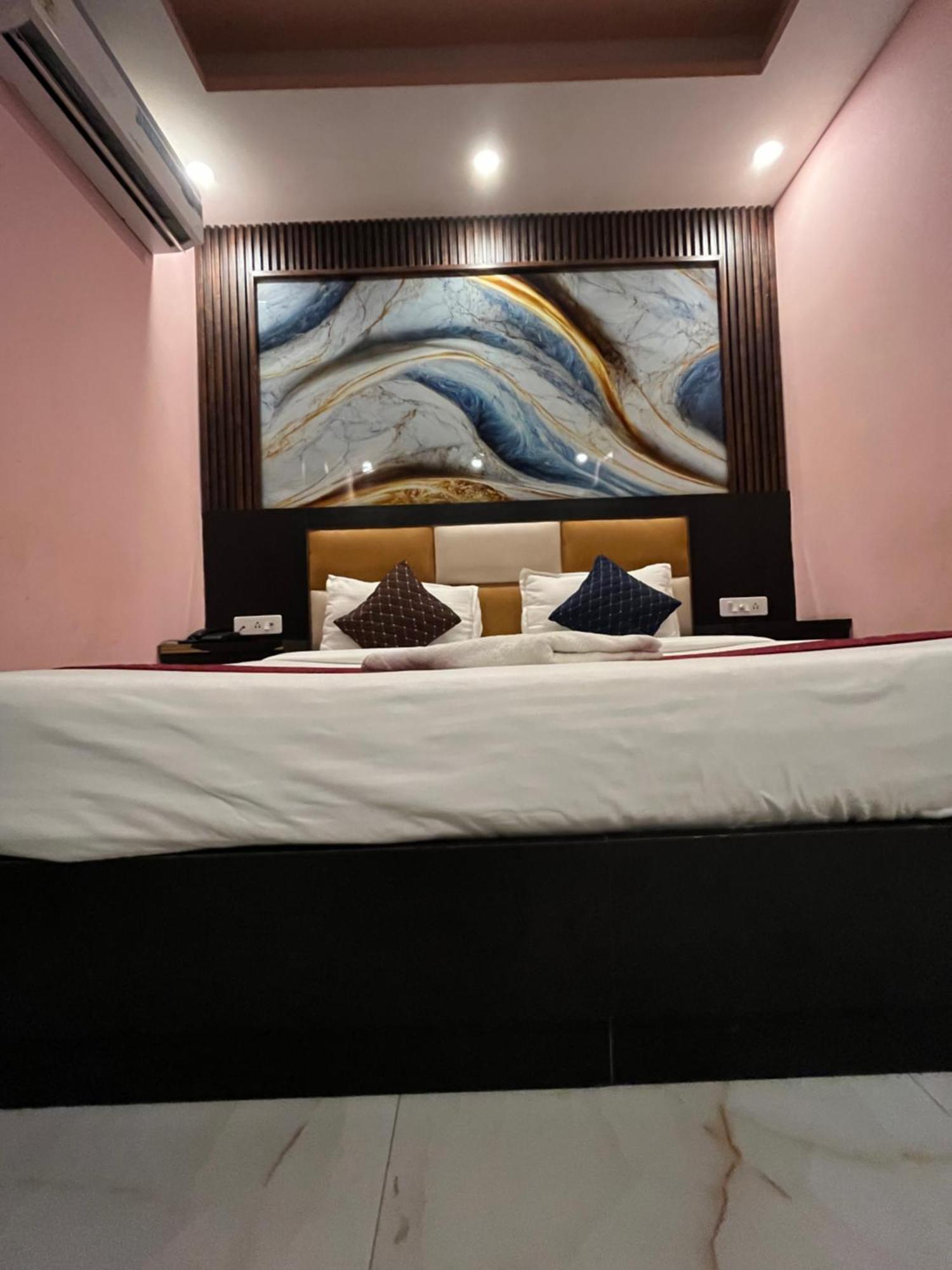 Jupiter Plaza- A Brand Of The Reality Hotell New Delhi Exteriör bild